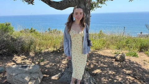 Malibu Girls Enjoy Beach Fun ☀️